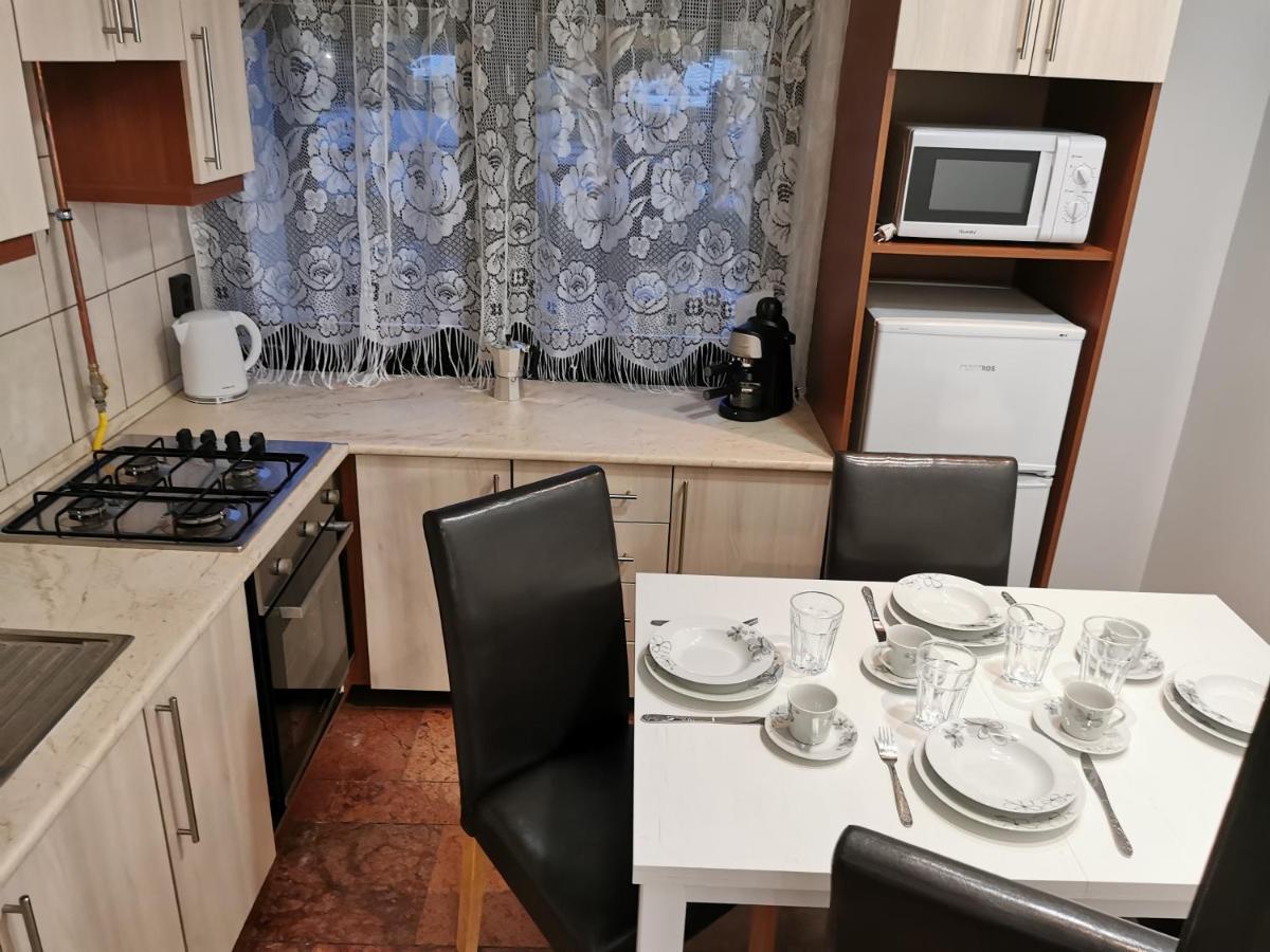 Ambient Deluxe Apartman Gyula Exterior photo